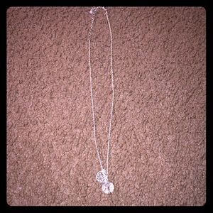 💙Avon necklace💙